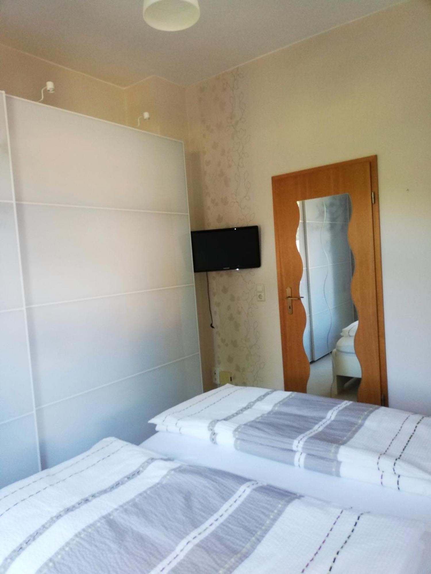 Ferienwohnung Und Pension "Zur Aue" Konigsbruck Dış mekan fotoğraf